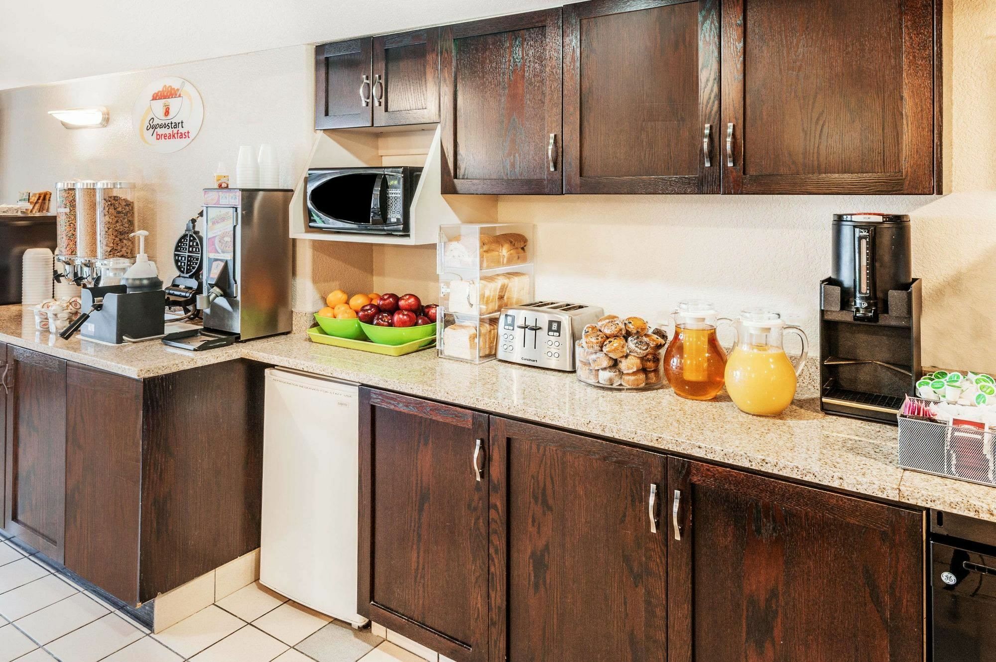 Homestay Express Airdrie Εξωτερικό φωτογραφία