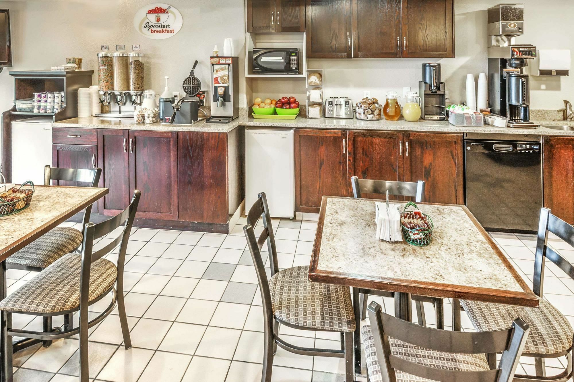 Homestay Express Airdrie Εξωτερικό φωτογραφία