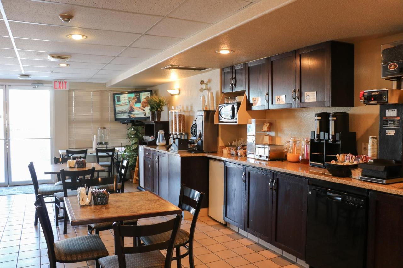 Homestay Express Airdrie Εξωτερικό φωτογραφία
