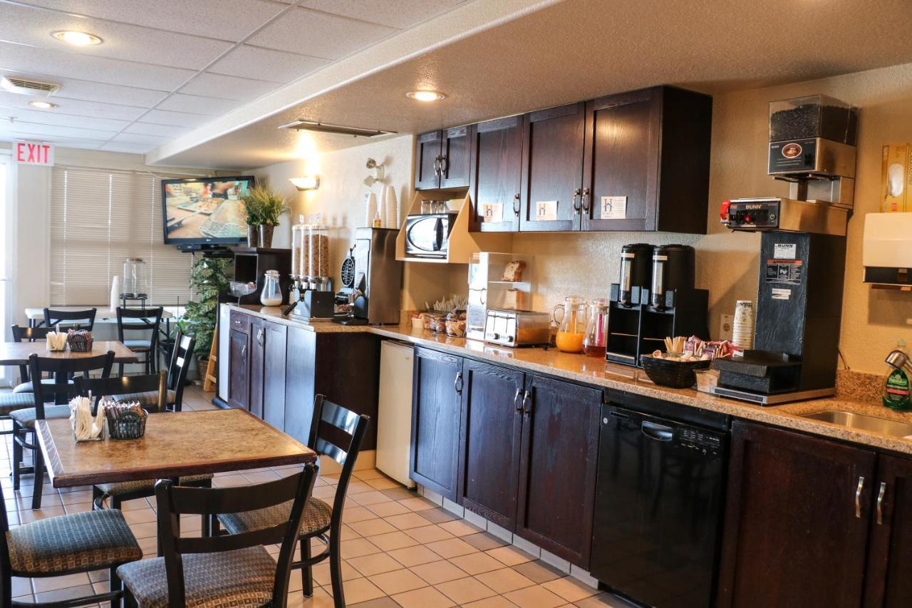 Homestay Express Airdrie Εξωτερικό φωτογραφία